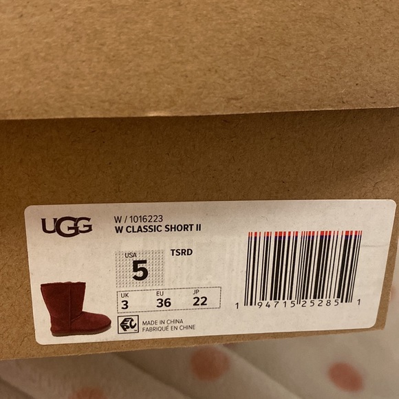 UGGS Boots (red velvet) - Picture 3 of 4